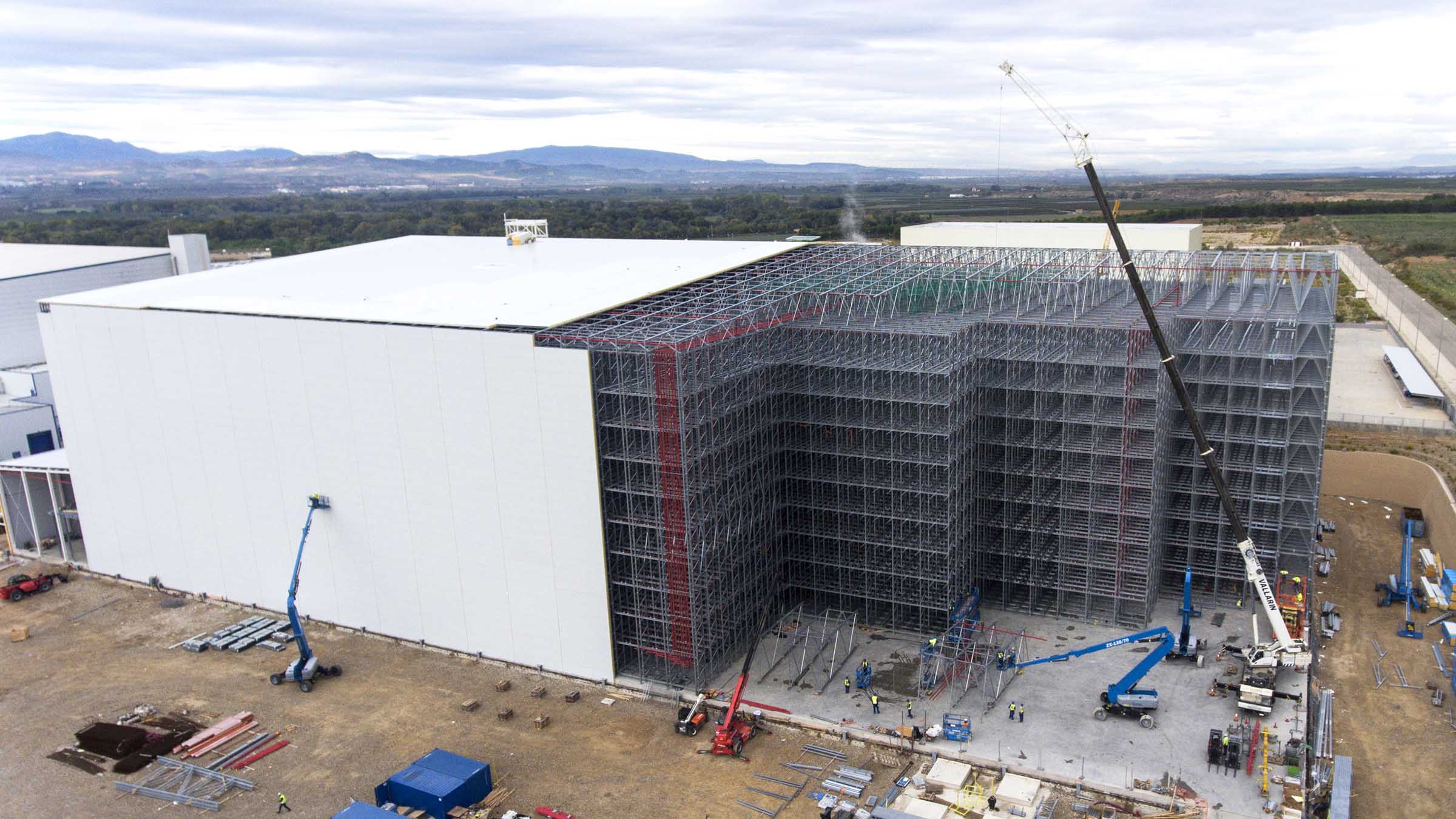Airport Logistics Roof Service — commercial roofing